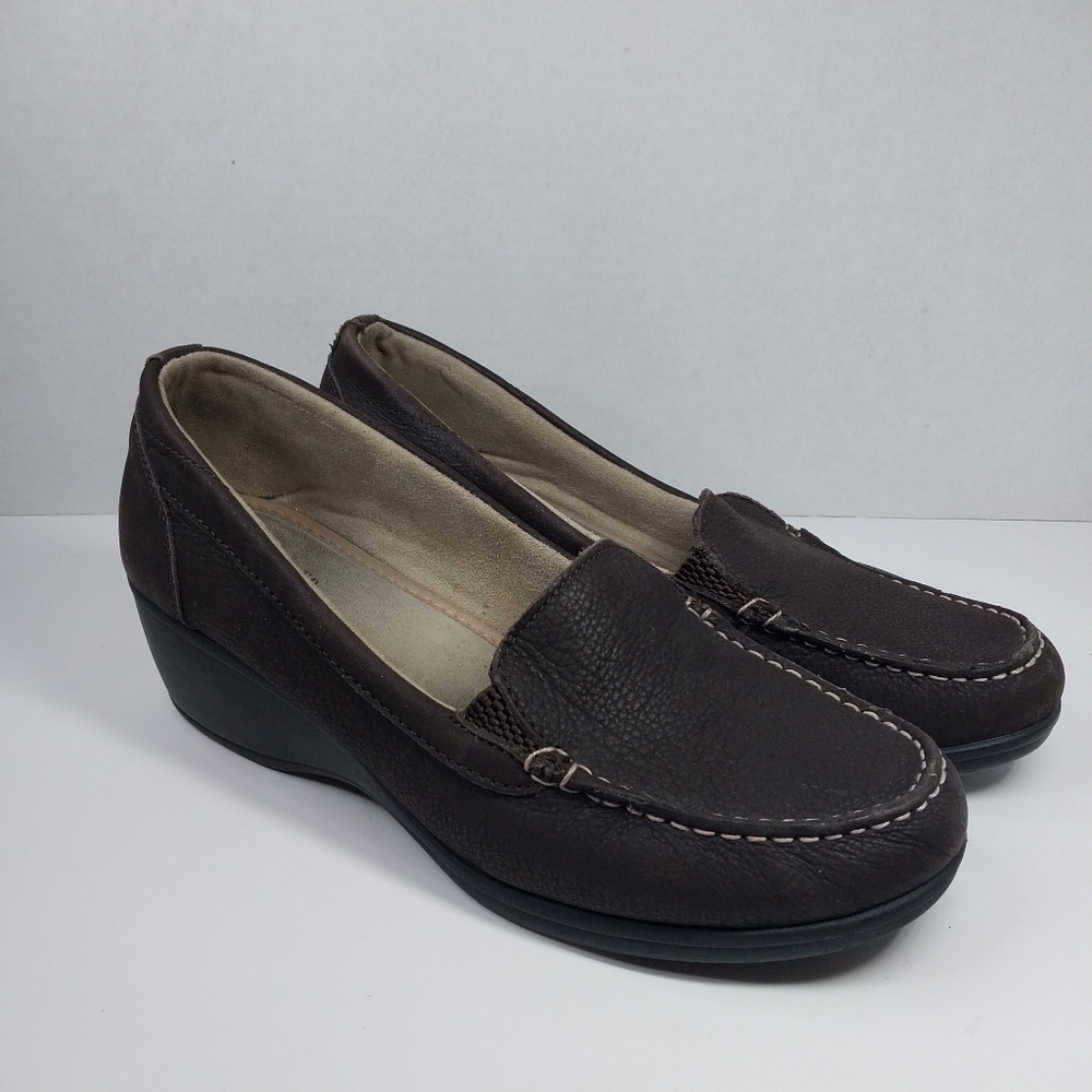 Eastland Iris Size 11 M Dark Brown Leather Mem Foam Preppy Wedge Loafer Shoes